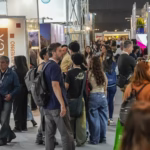 Emitex gente en la feria